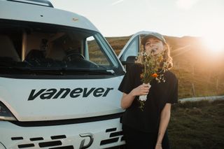 Olli Dannapfel Alina Wales Kastenwagen BlackFriday